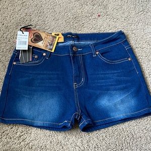 Brand new pair of Jean shorts